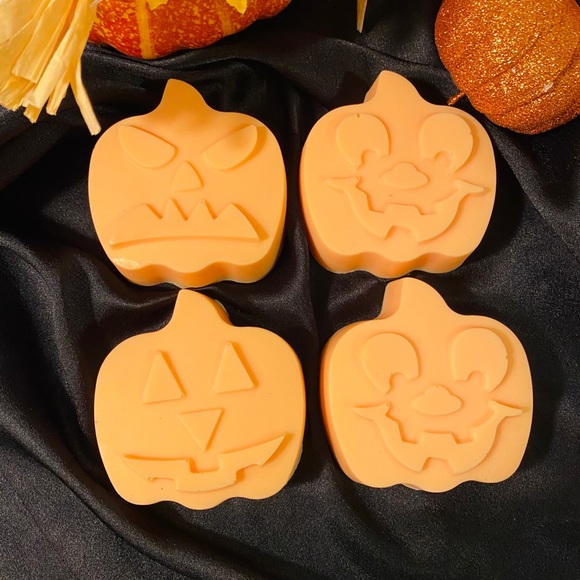 2 Spiced Pumpkin Soaps🎃 - Picture 2 of 3